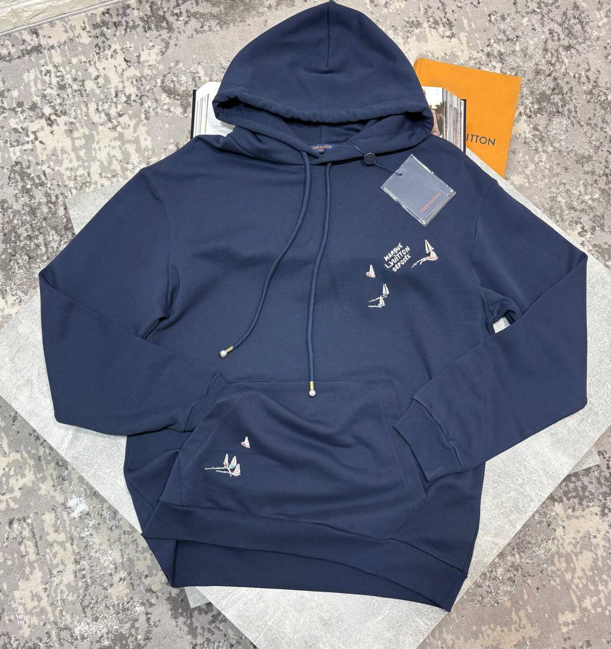 LVE Hoodie aj2109