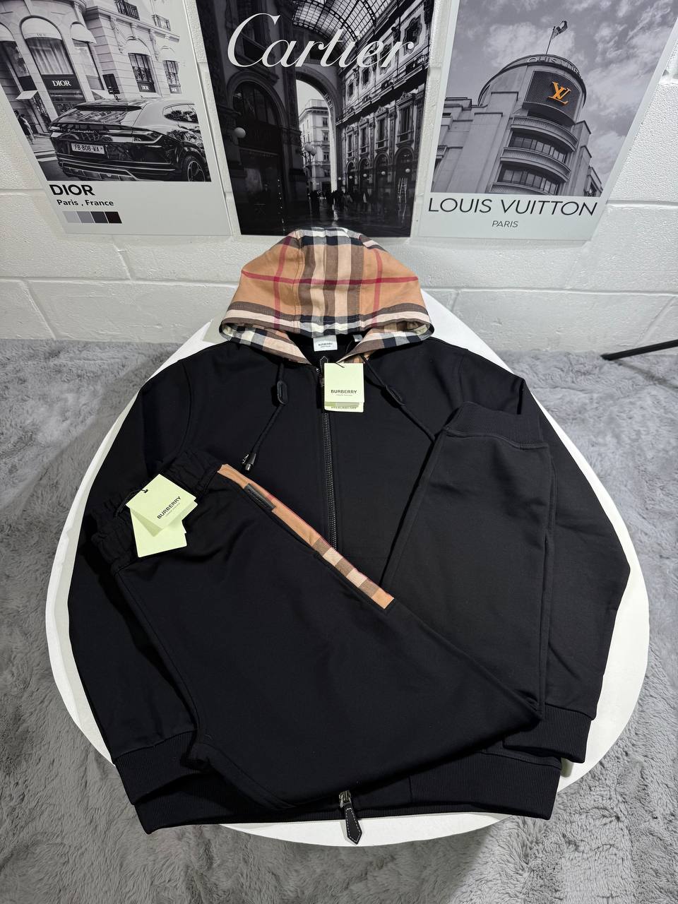 Burbery tracksuits 2509