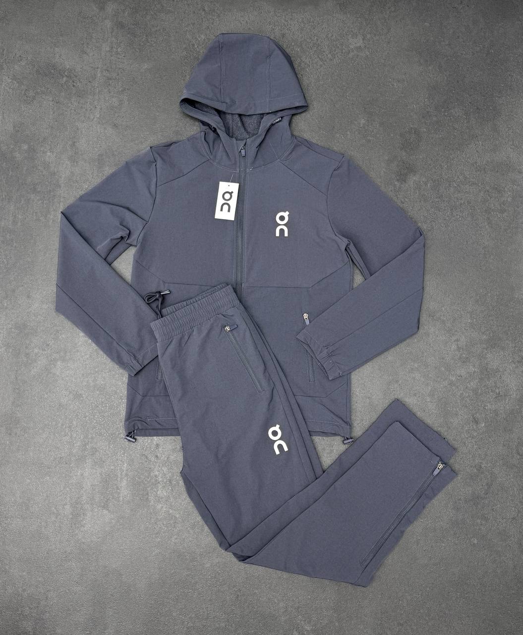 On clous tracksuits na2309