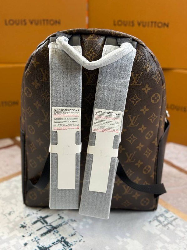 SUPERCLONE 1:1 QUALITY  LOUS VUION BACK PACKS LEATHER ONES COMES WITH DUST BAG su2509