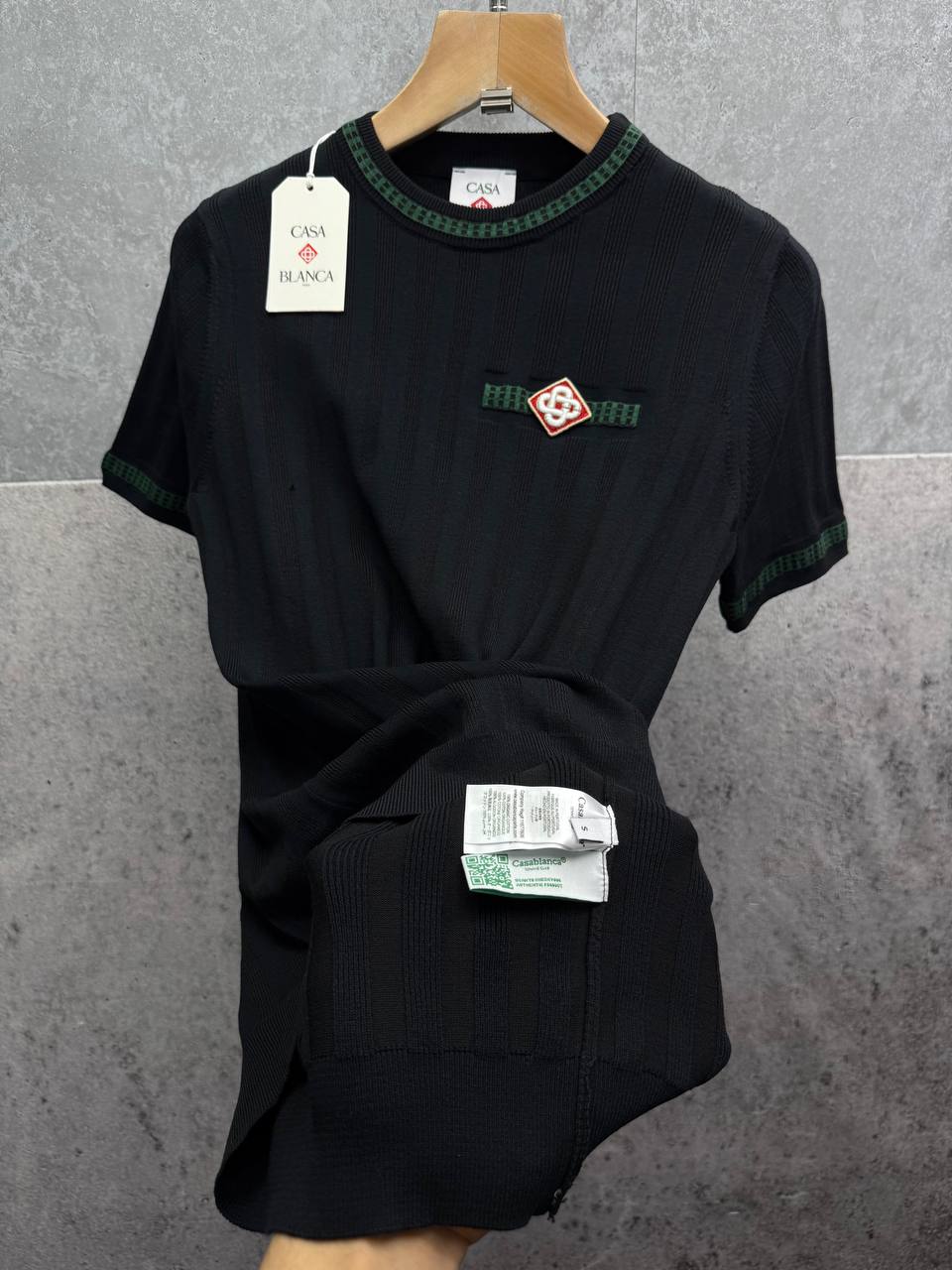 Iconi LVe BALMAN prad Gucc style with a luxury knit finish