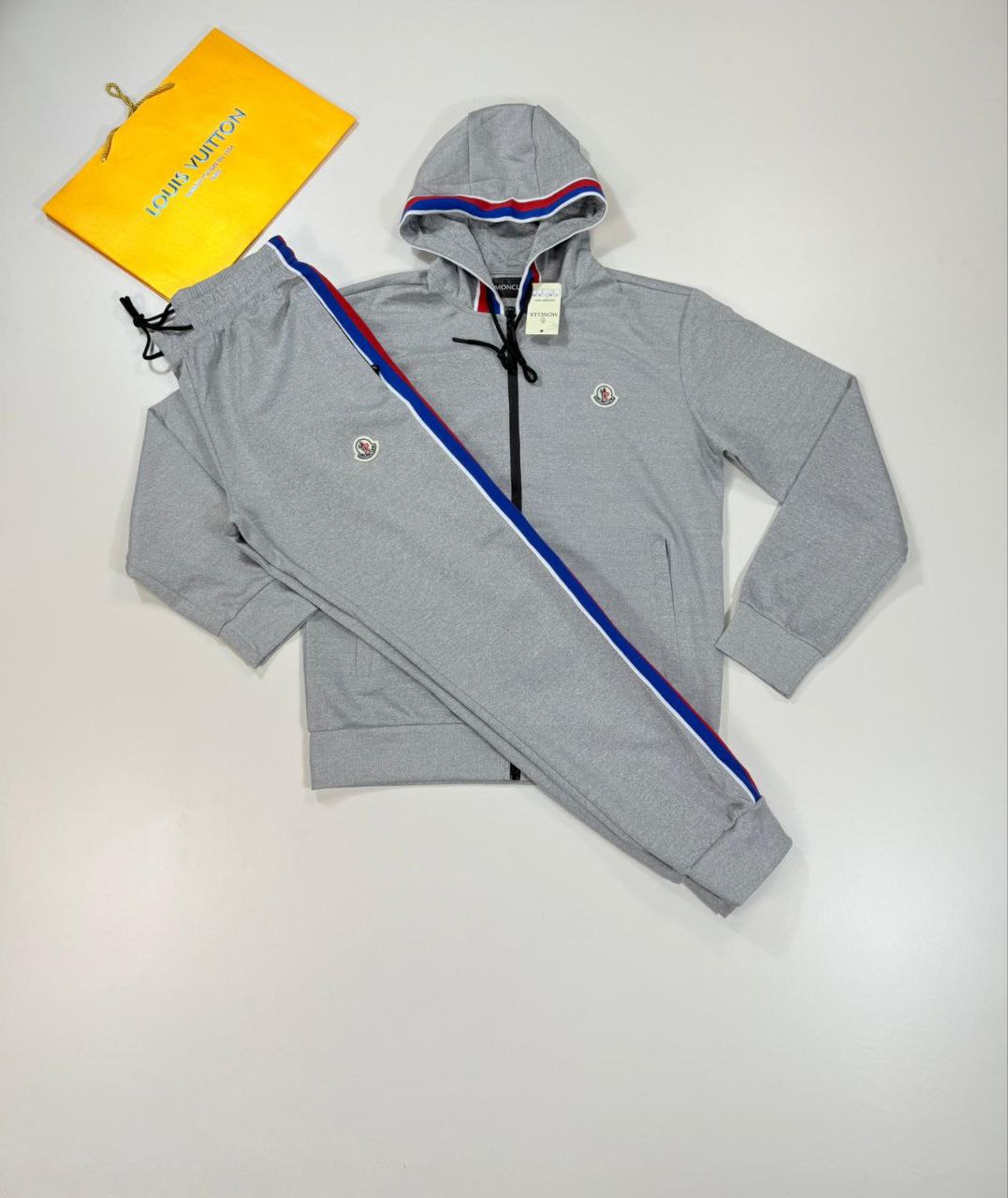 Mens tracksuit  X New in stock  X HIGH QUALTY su2909