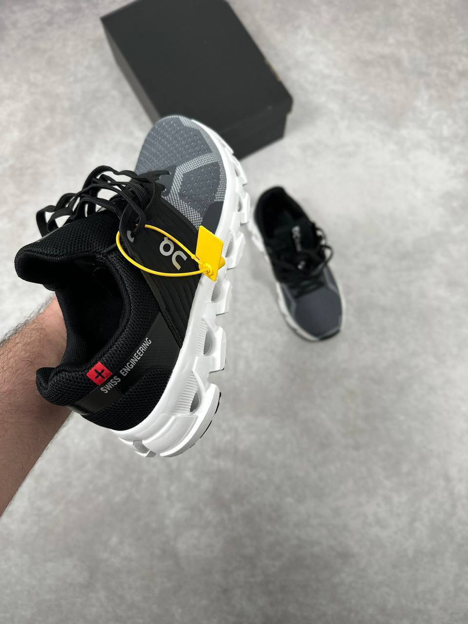 MENS ON CLOU TRANIERS am1004