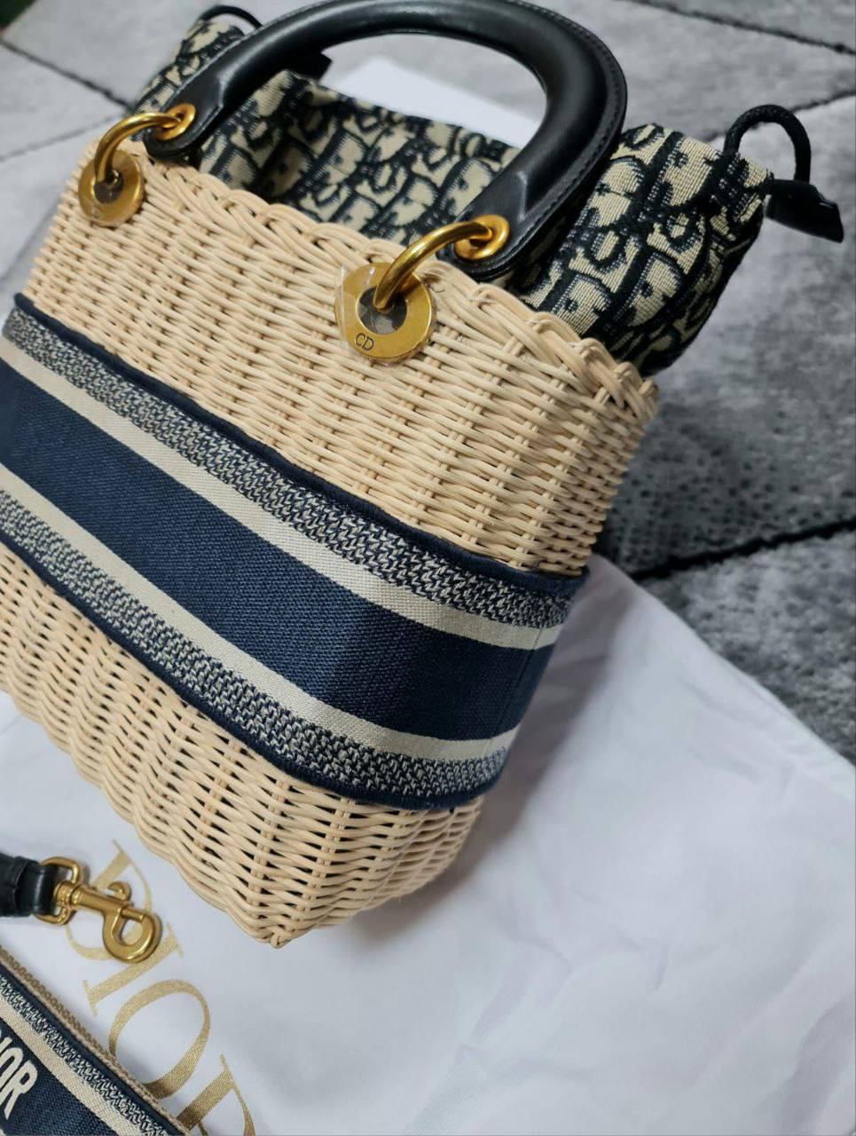 SUPERCLO QUALITY CHRISTION DOR BAGS COMES WITH BOX DUST BAG ETC su2709