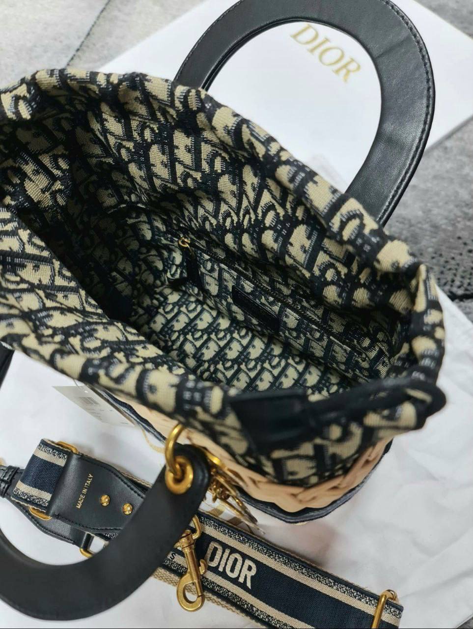 SUPERCLO QUALITY CHRISTION DOR BAGS COMES WITH BOX DUST BAG ETC su2709