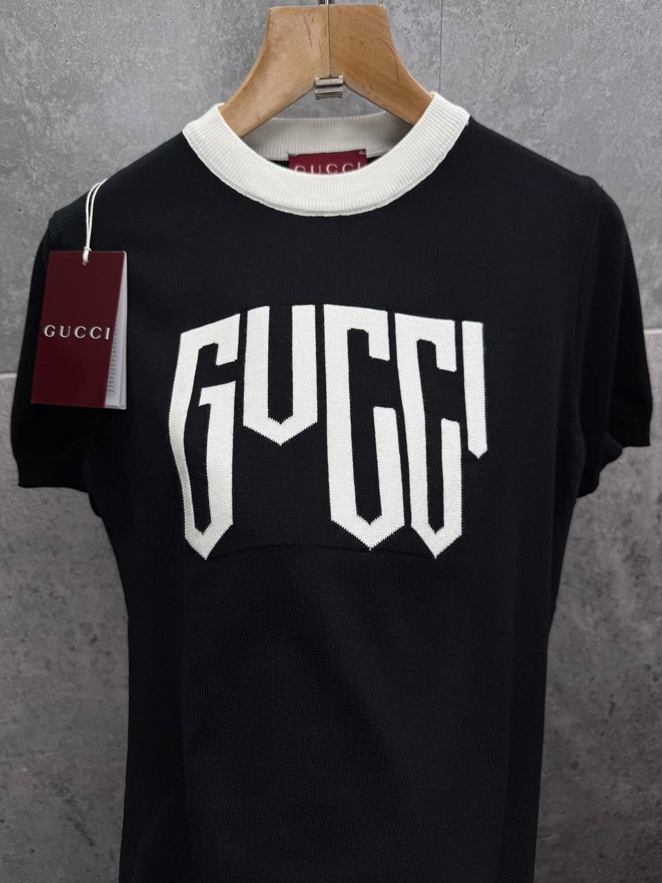 Iconi LVe BALMAN prad Gucc style with a luxury knit finish