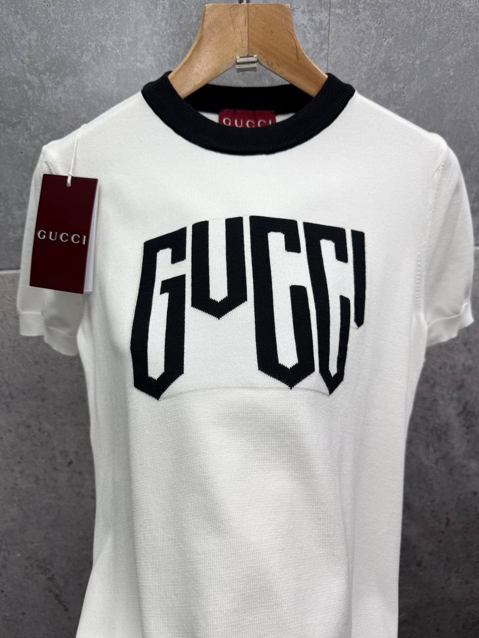 Iconi LVe BALMAN prad Gucc style with a luxury knit finish
