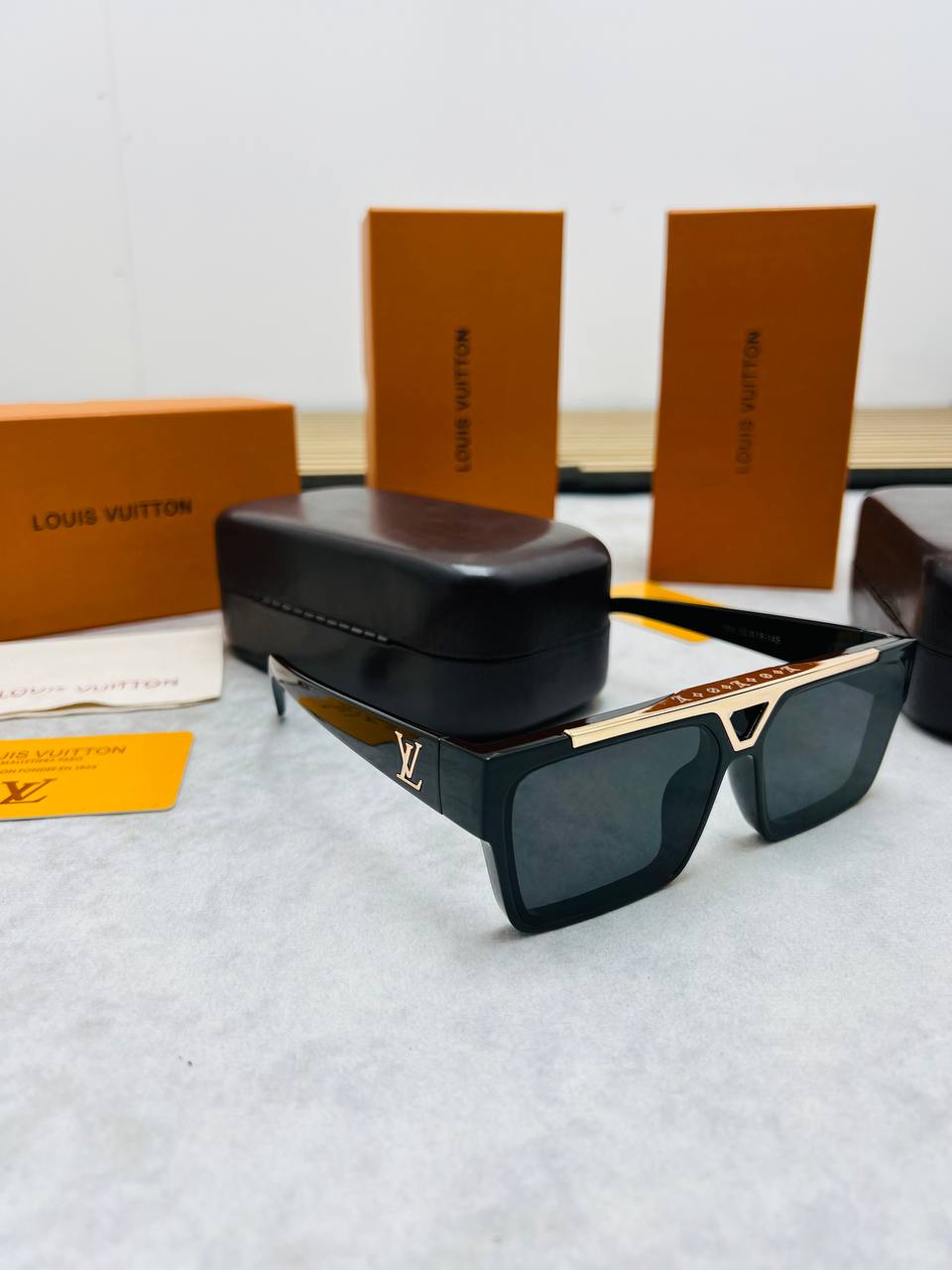 SUPER CLON LV  SUNGLASSES COME WITH BOX ETC am1104