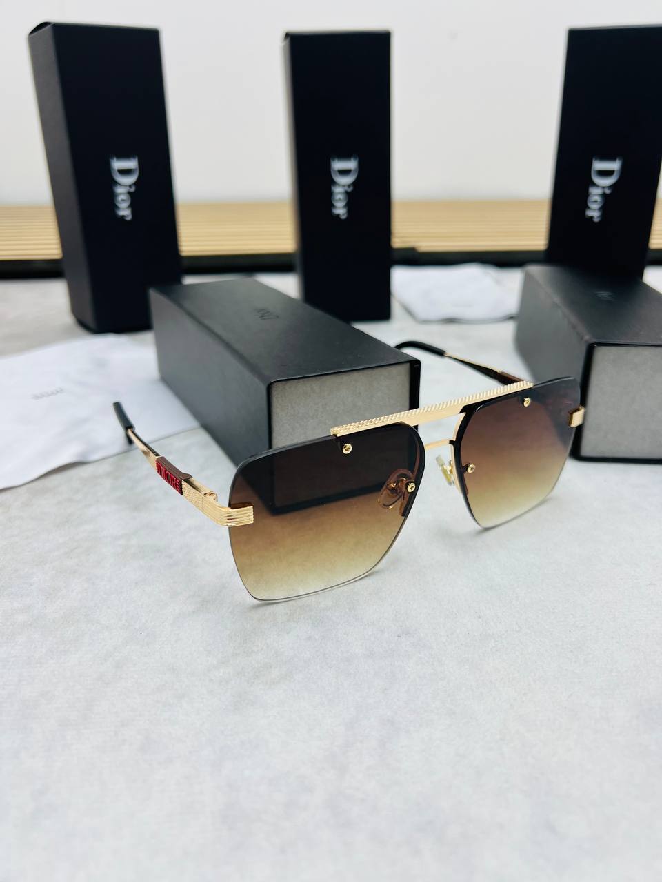 SUPER CLON DIO SUNGLASSES COME WITH BOX ETC am1104