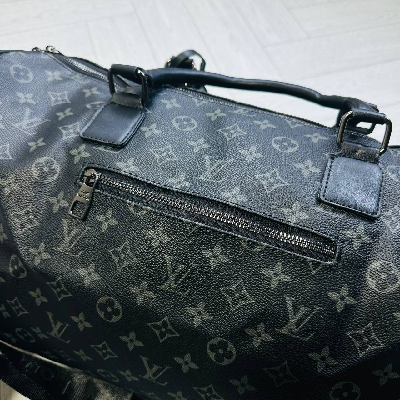 LVE GYM BAG WITH DUST BAG to2909