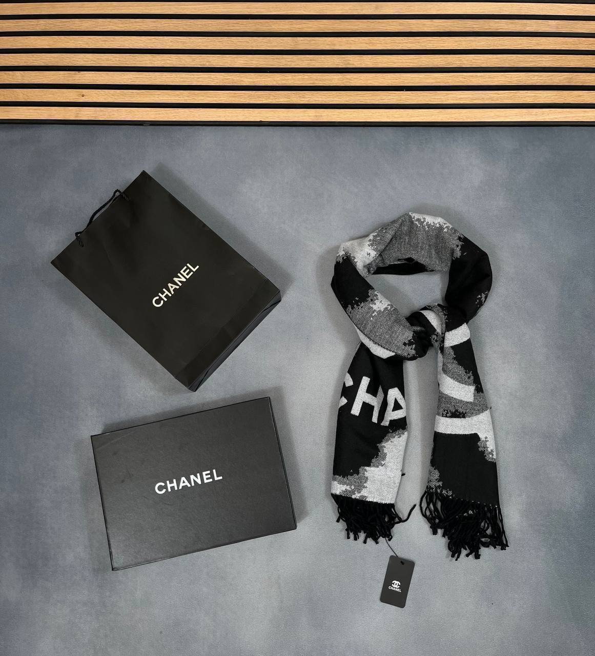 CHANE SCARF COME WITH BOX ETC am2909