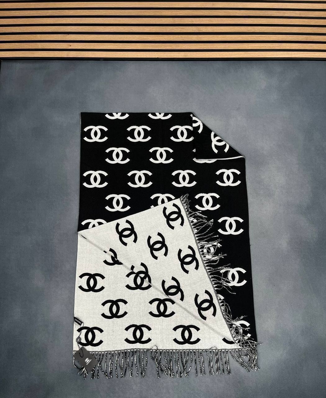 CHANE SCARF COME WITH BOX ETC am2909