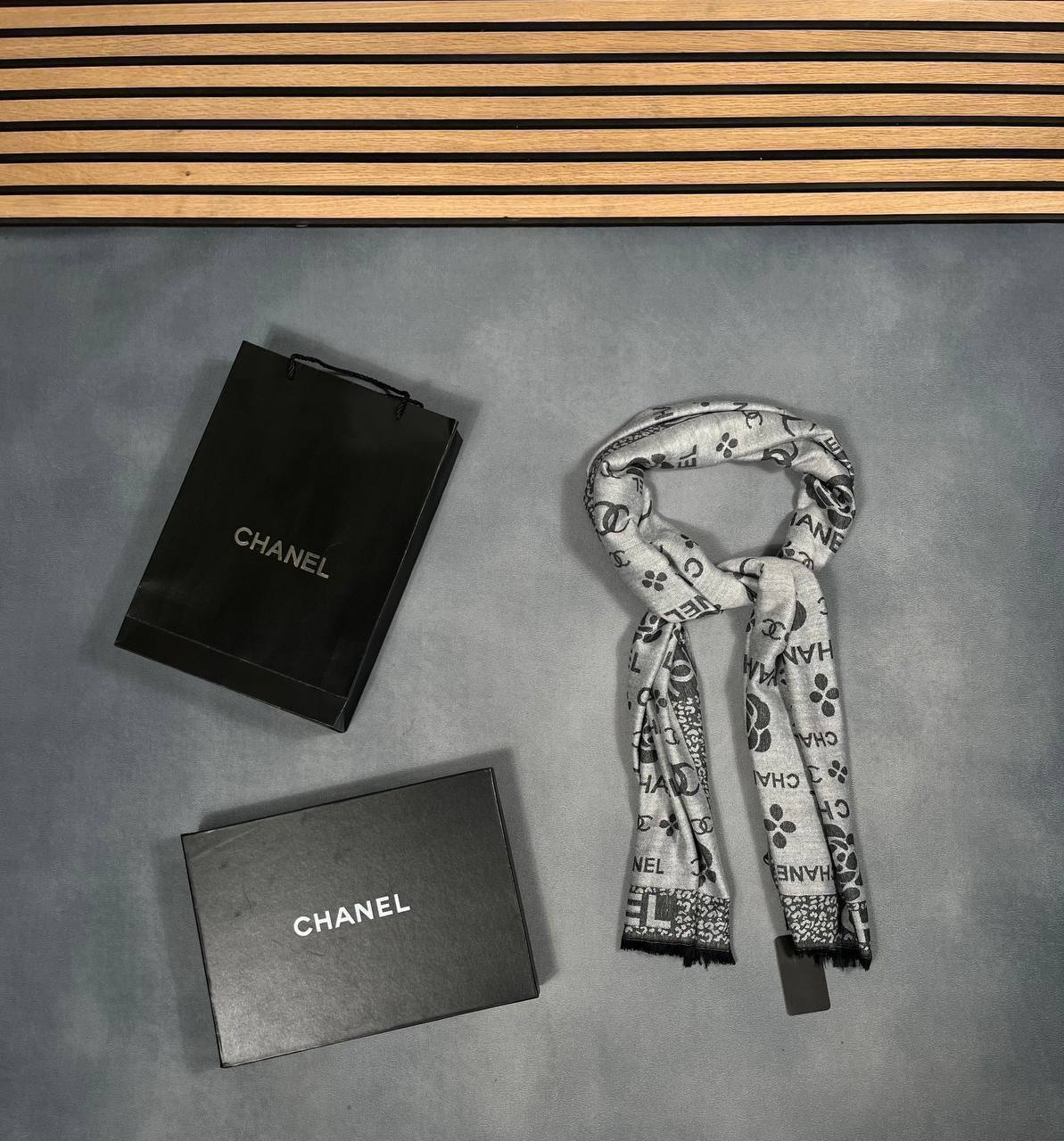CHANE SCARF COME WITH BOX ETC am2909
