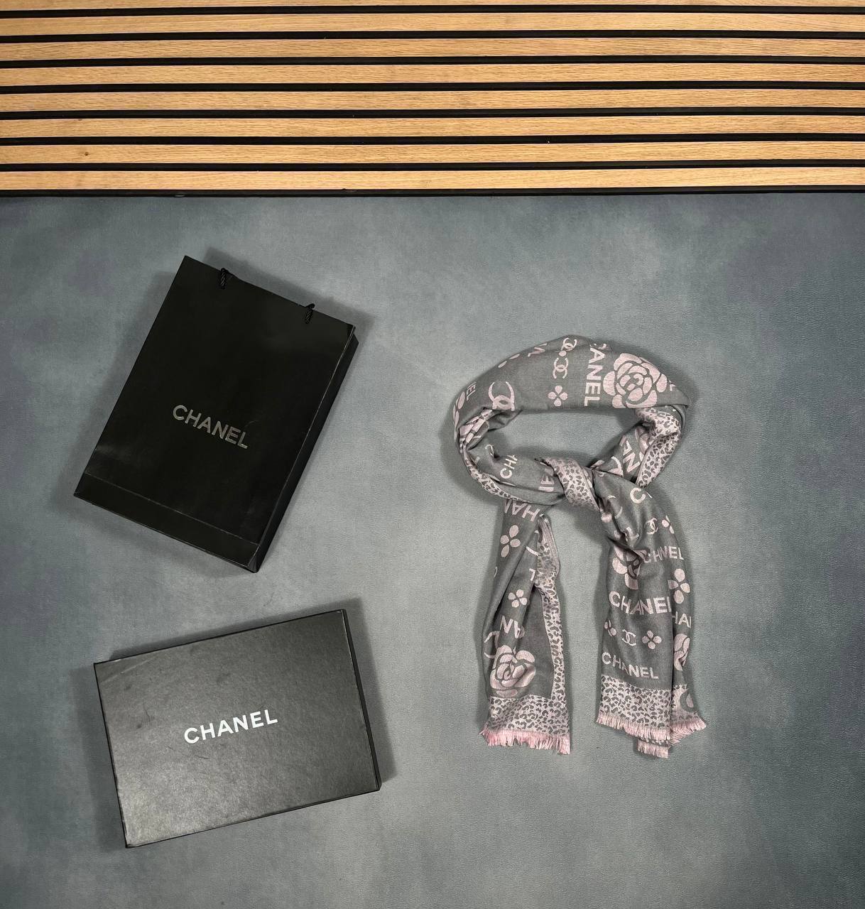 CHANE SCARF COME WITH BOX ETC am2909