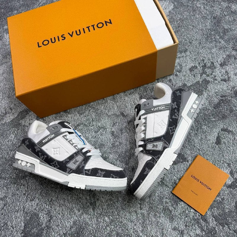 Lv trainer with box on sale sa1204