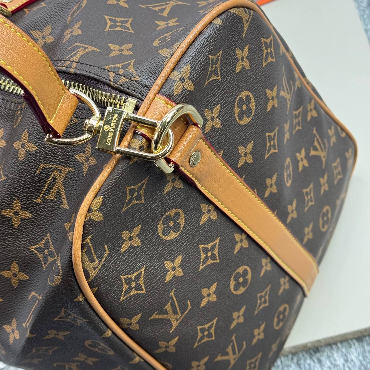 Lv duffl bag sa1504