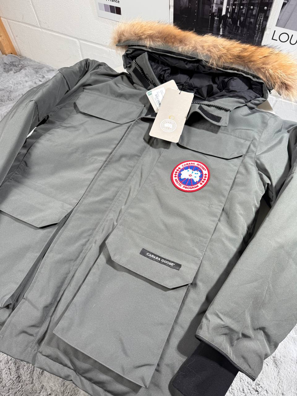 Canada gose expedition parka  Real fur 3009