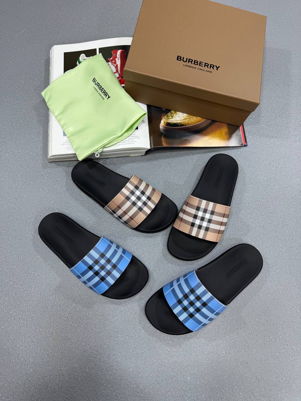 HIGH END BURBERR SLIDES MENS WITH FULL PACKAGING ETC jay2604