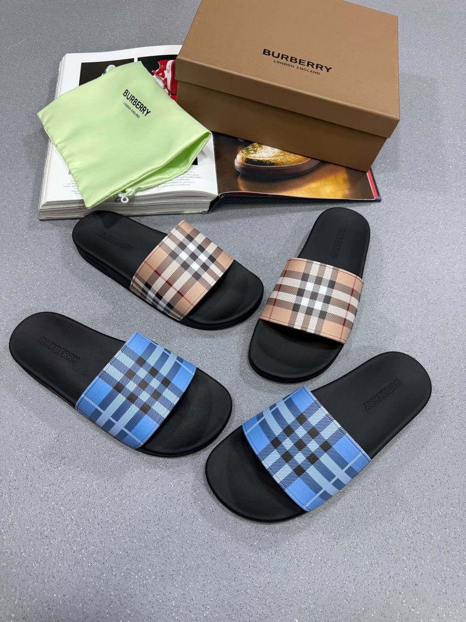 HIGH END BURBERR SLIDES MENS WITH FULL PACKAGING ETC jay2604