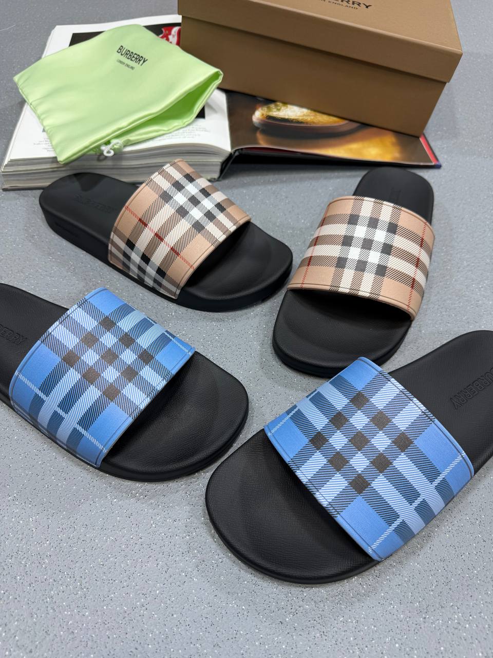HIGH END BURBERR SLIDES MENS WITH FULL PACKAGING ETC jay2604