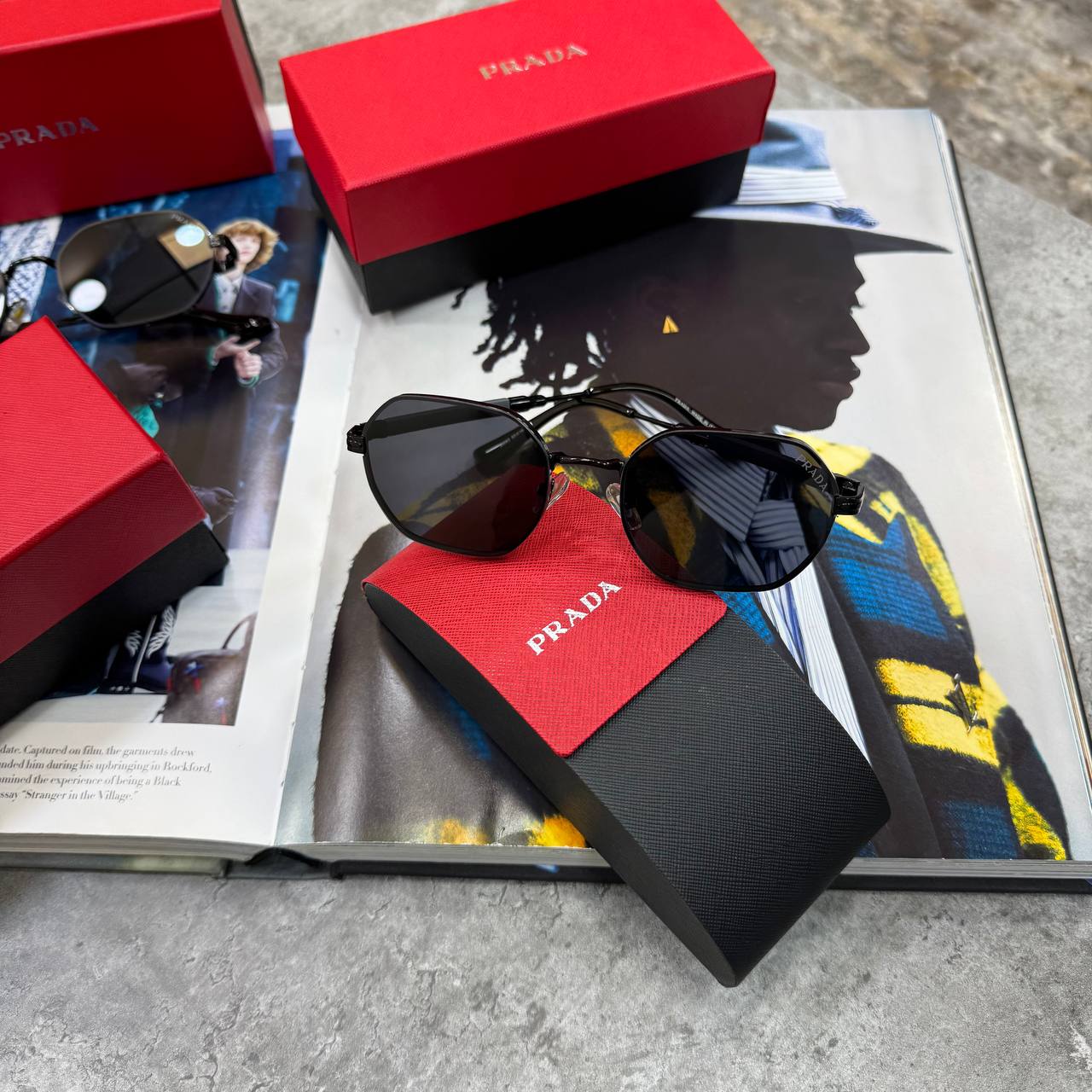 Top quality Prad sunglasses Black & Gold ha1604