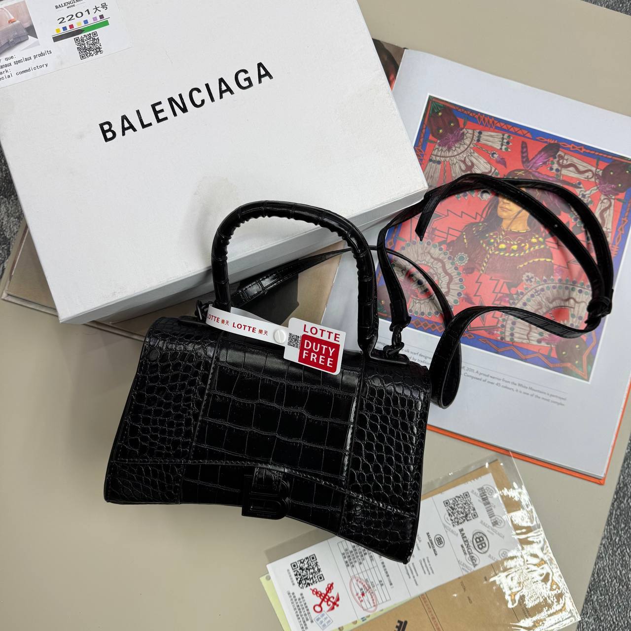 Balenciag bag with box and dust. Bag sa1704