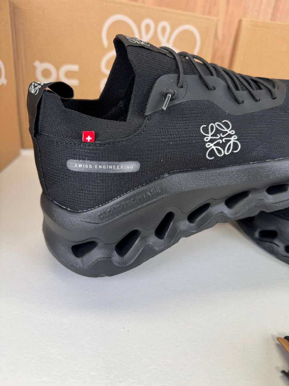 Loew x Cloudtil runners jj1704