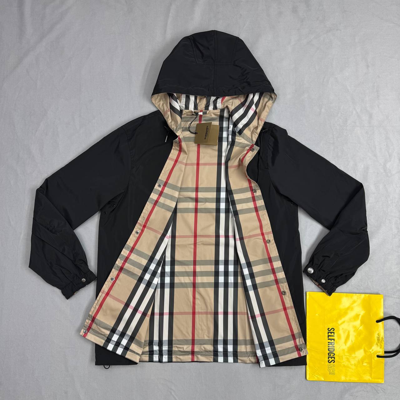 Burberr double sided jacket sa0107