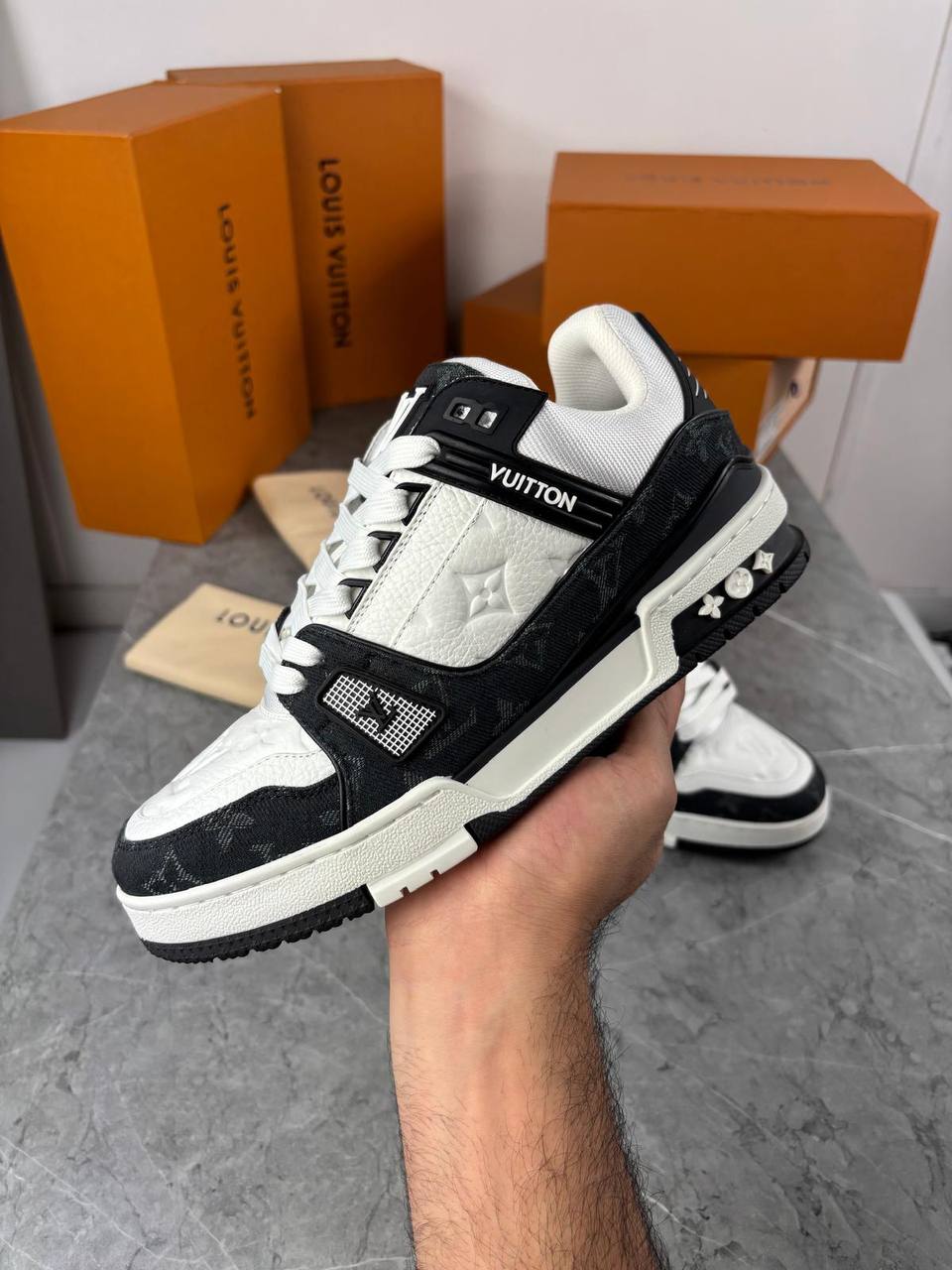 L - All 4 colours  Restocked  aj0107
