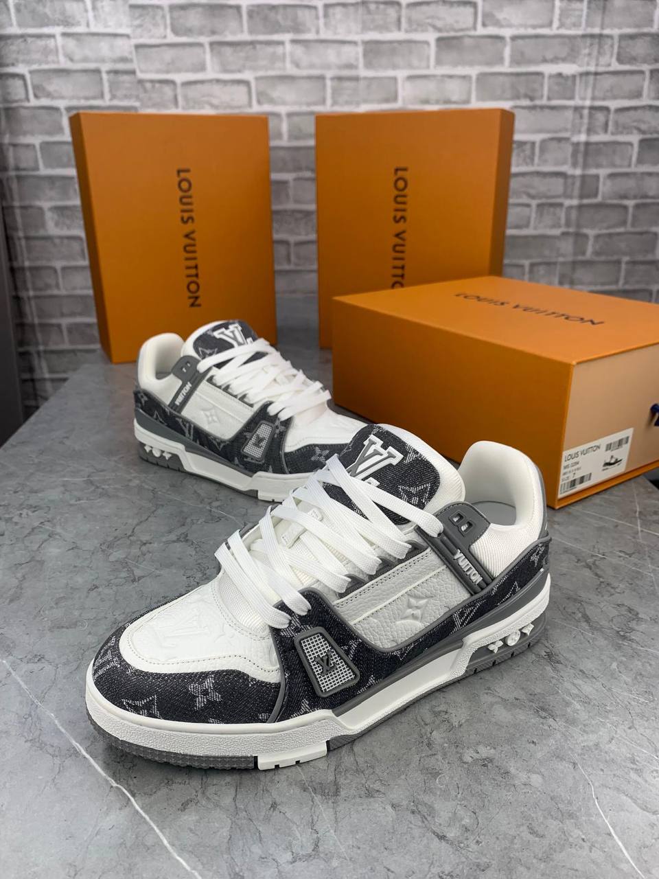 L - All 4 colours  Restocked  aj0107
