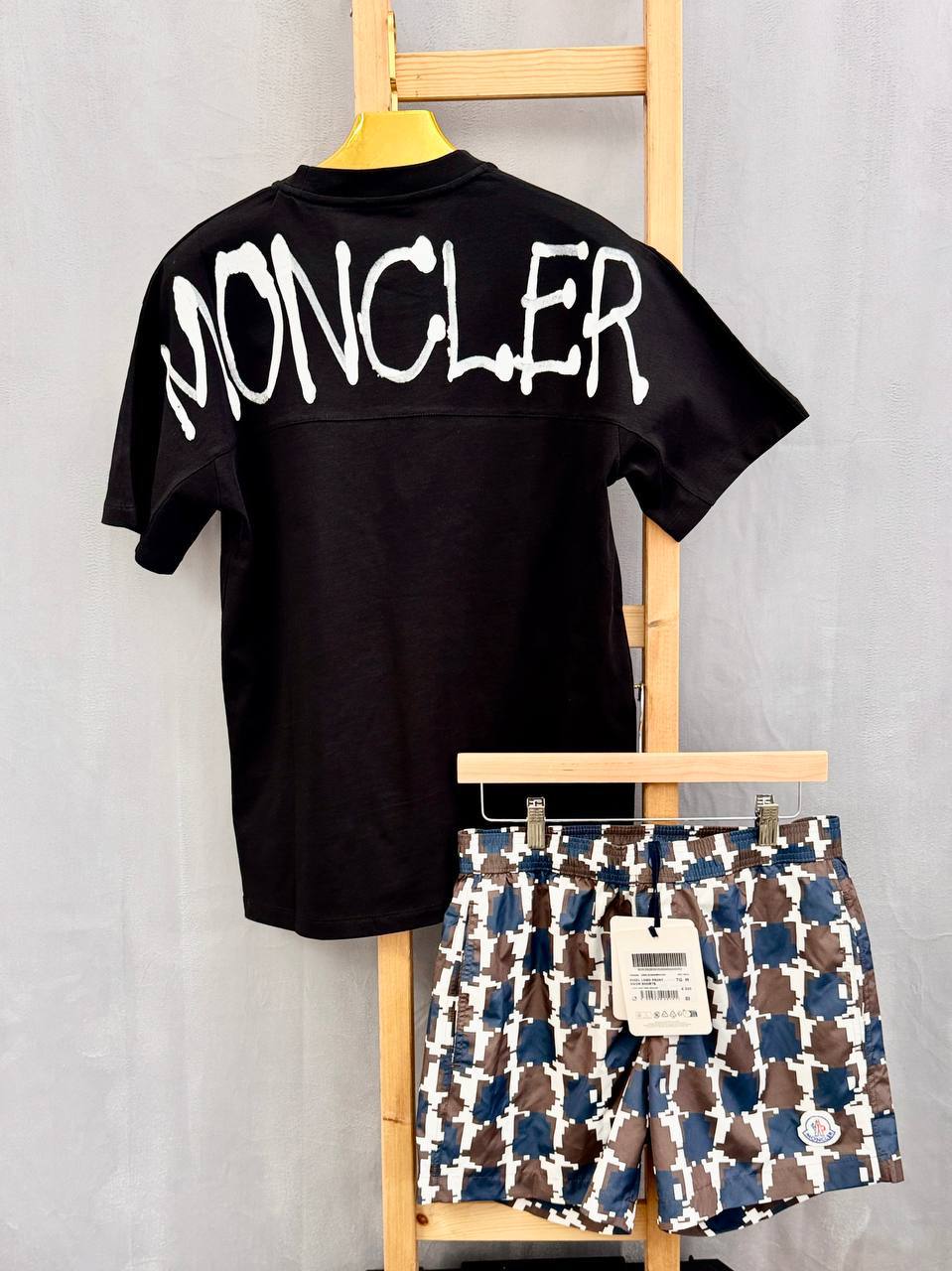 Moncler T-shirts or Swim shorts na0207