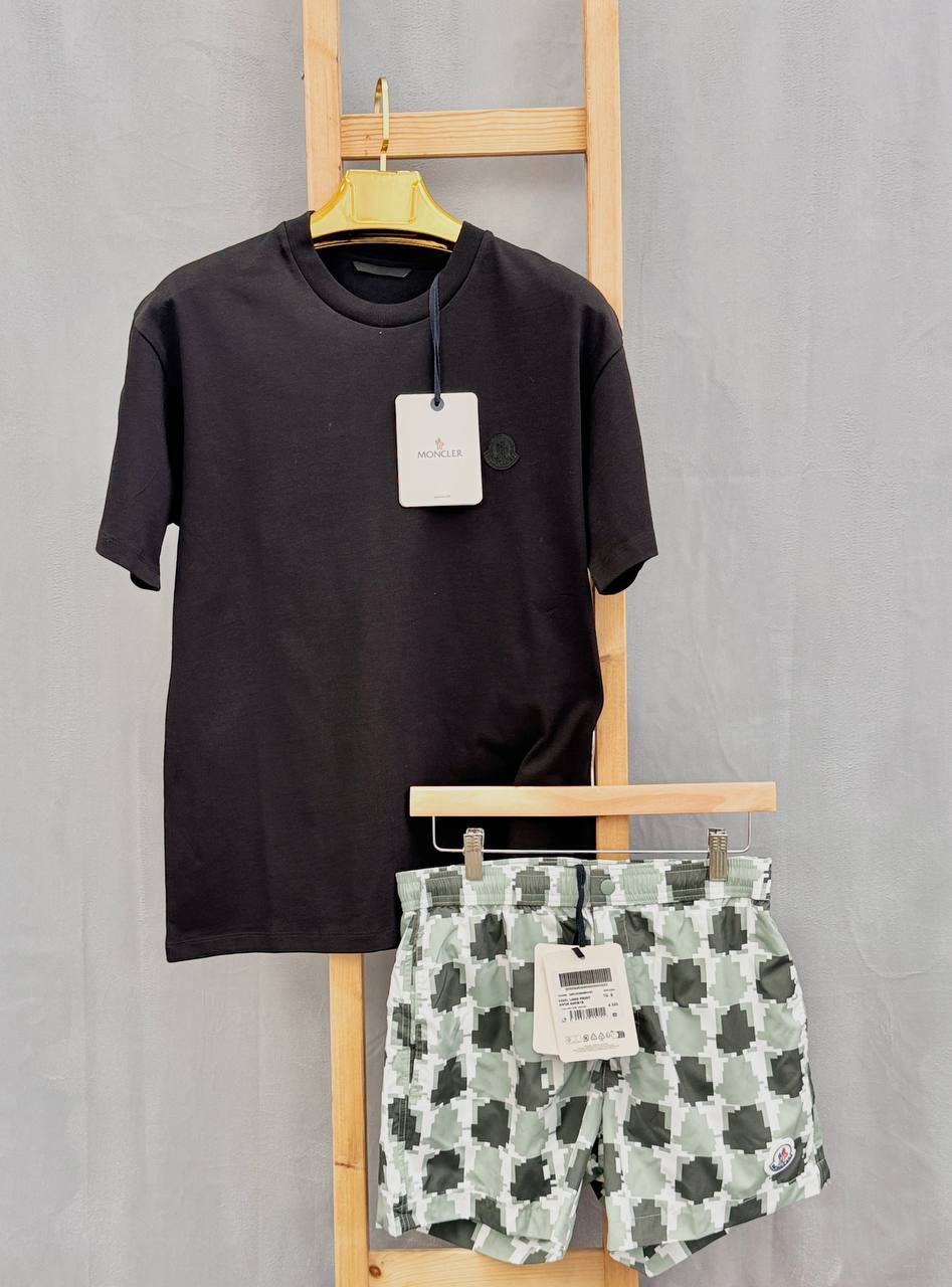 Moncler T-shirts or Swim shorts na0207
