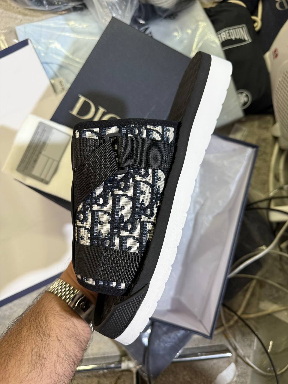 DIO ALPHA OBLIQUE SANDAL su0307