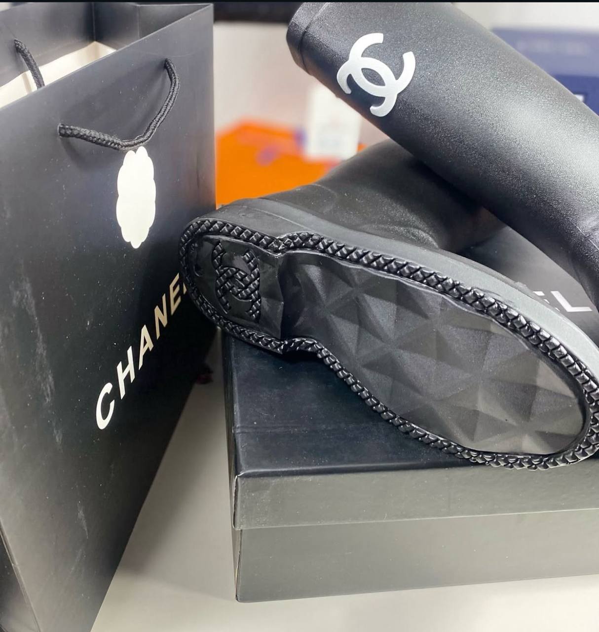 LADIES CHANELL RUBBER BOOTS COMES WITH BOX ETC su0510