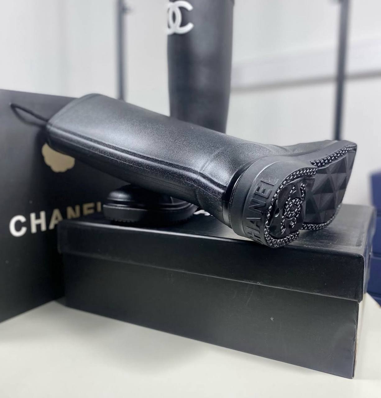 LADIES CHANELL RUBBER BOOTS COMES WITH BOX ETC su0510