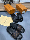 MENS L SLIDERS COME WITH BOX am0207