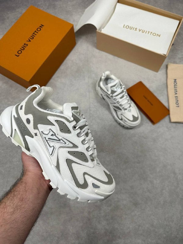SUPER CLON MENS LV TRAINERS COME WITH BOX ETC am2104