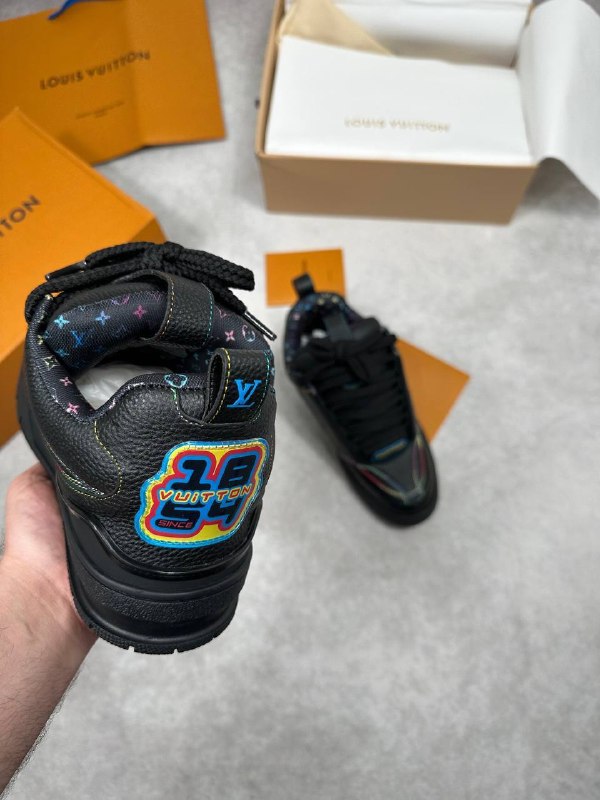 SUPER CLON MENS LV TRAINERS COME WITH BOX ETC am2104