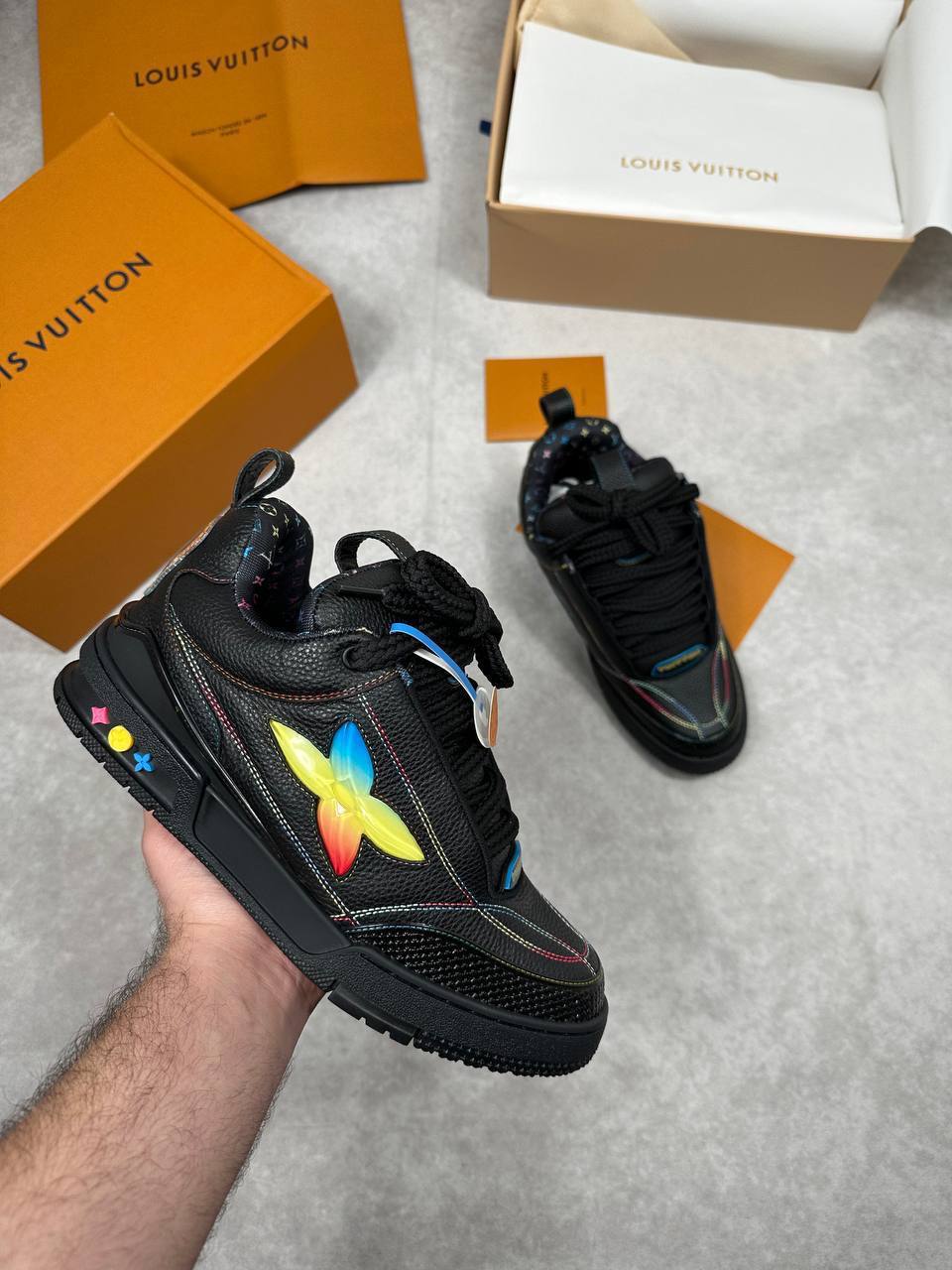 SUPER CLON MENS LV TRAINERS COME WITH BOX ETC am2104