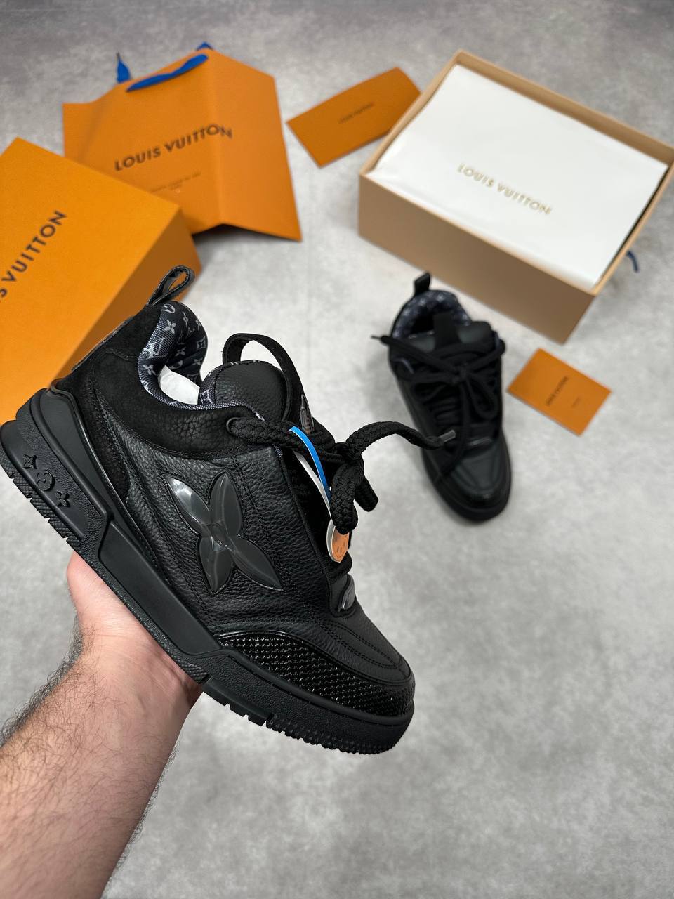 SUPER CLON MENS LV TRAINERS COME WITH BOX ETC am2104
