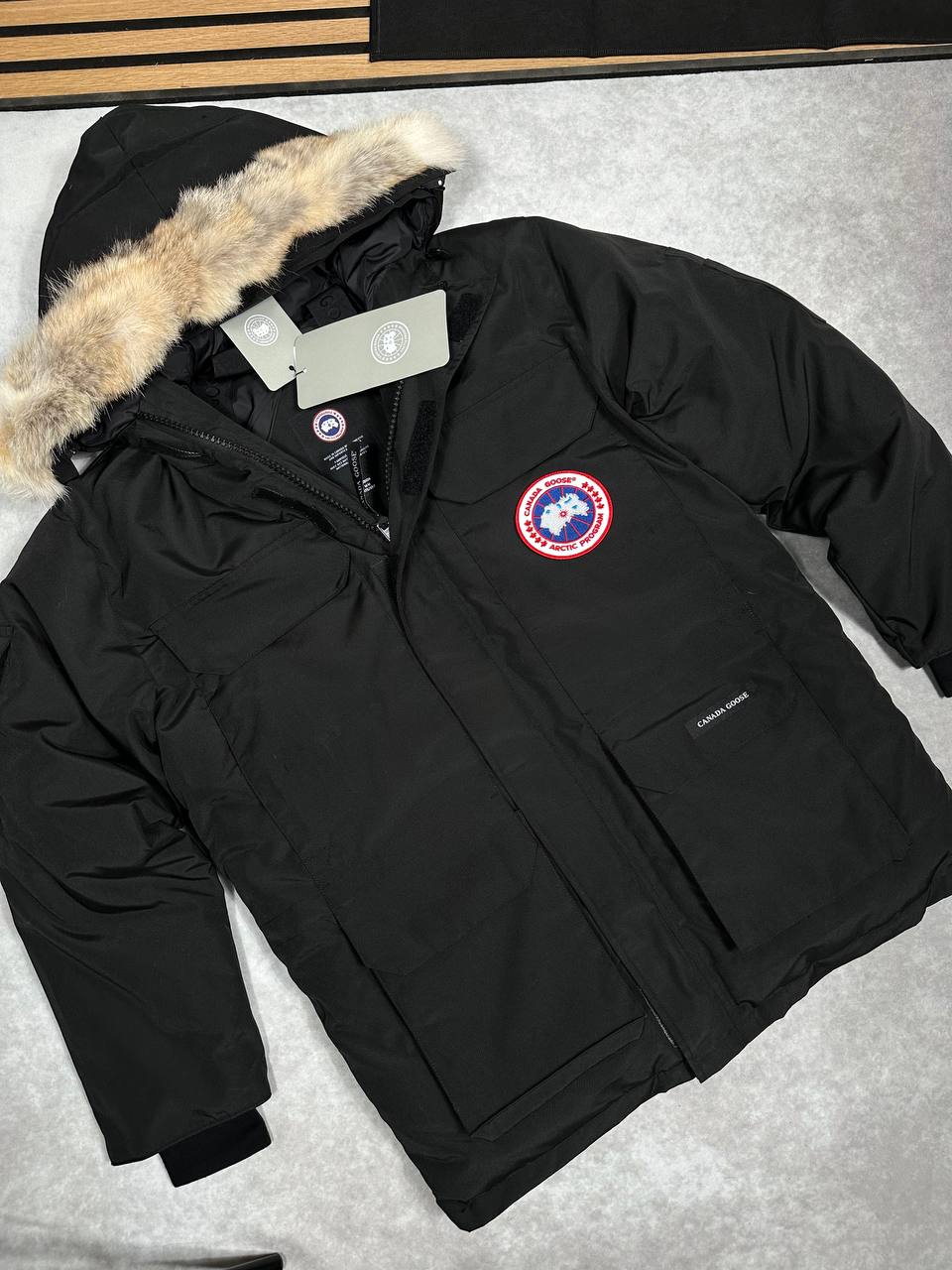 SUPER CLO CANADA GOSE PRKA COME WITH DUST BAG am0910