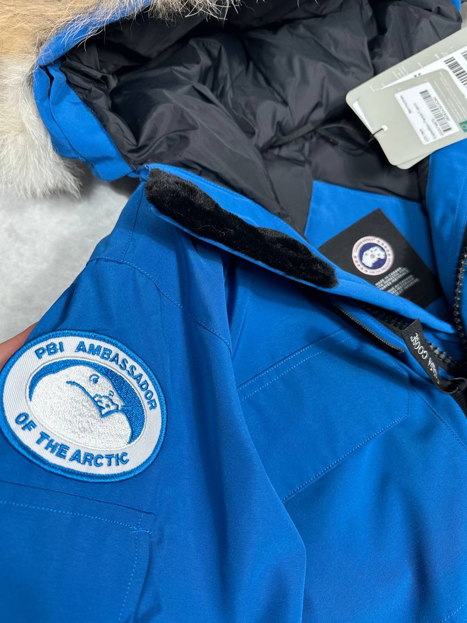 SUPER CLO CANADA GOSE PRKA COME WITH DUST BAG am0910