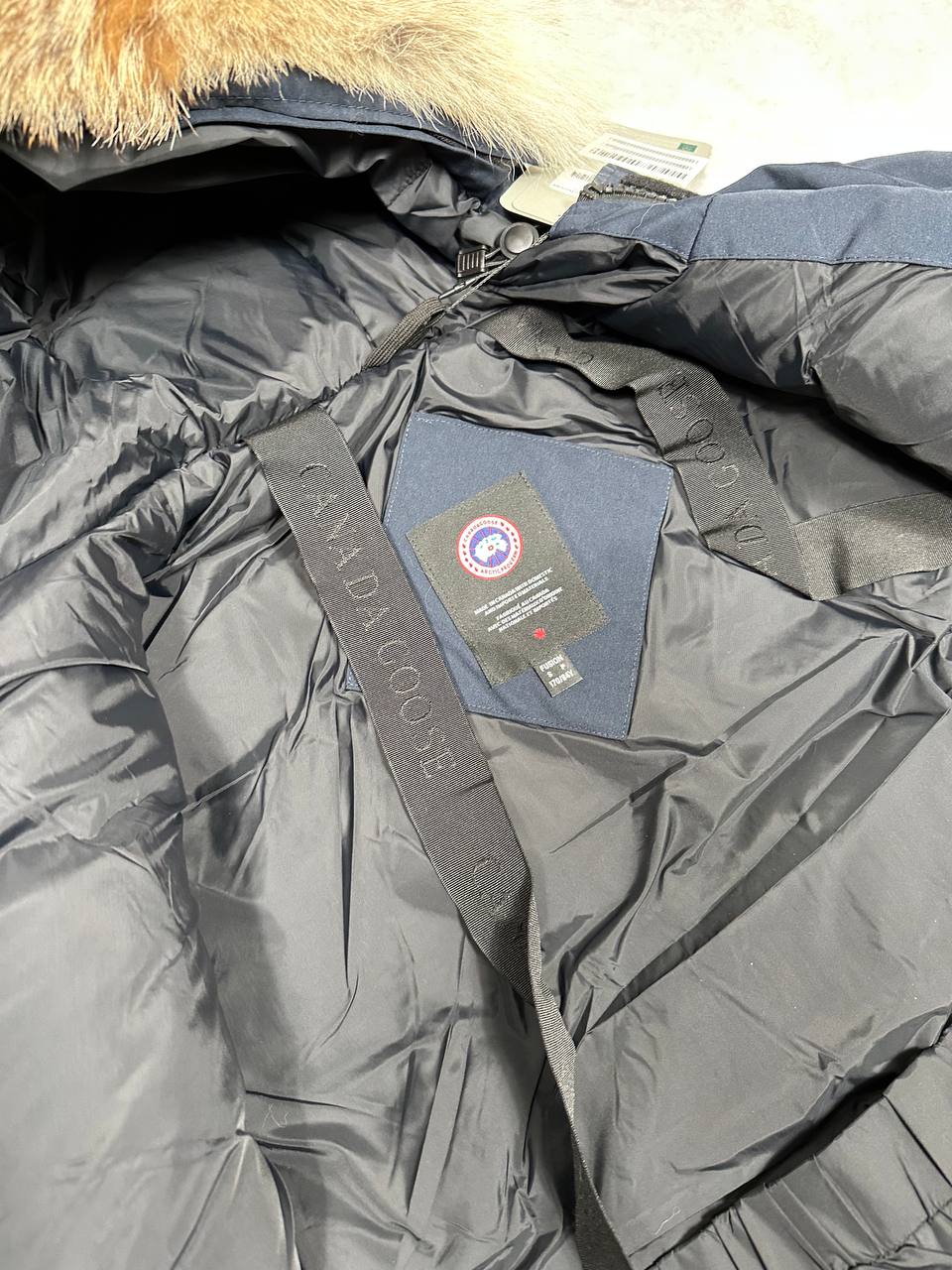 SUPER CLO CANADA GOSE PRKA COME WITH DUST BAG am0910