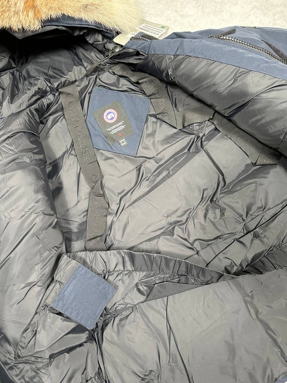 SUPER CLO CANADA GOSE PRKA COME WITH DUST BAG am0910