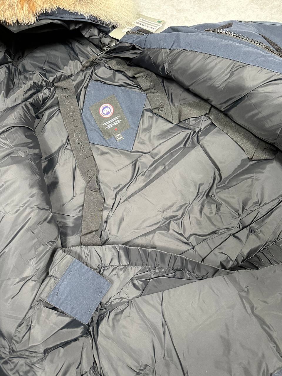 SUPER CLO CANADA GOSE PRKA COME WITH DUST BAG am0910