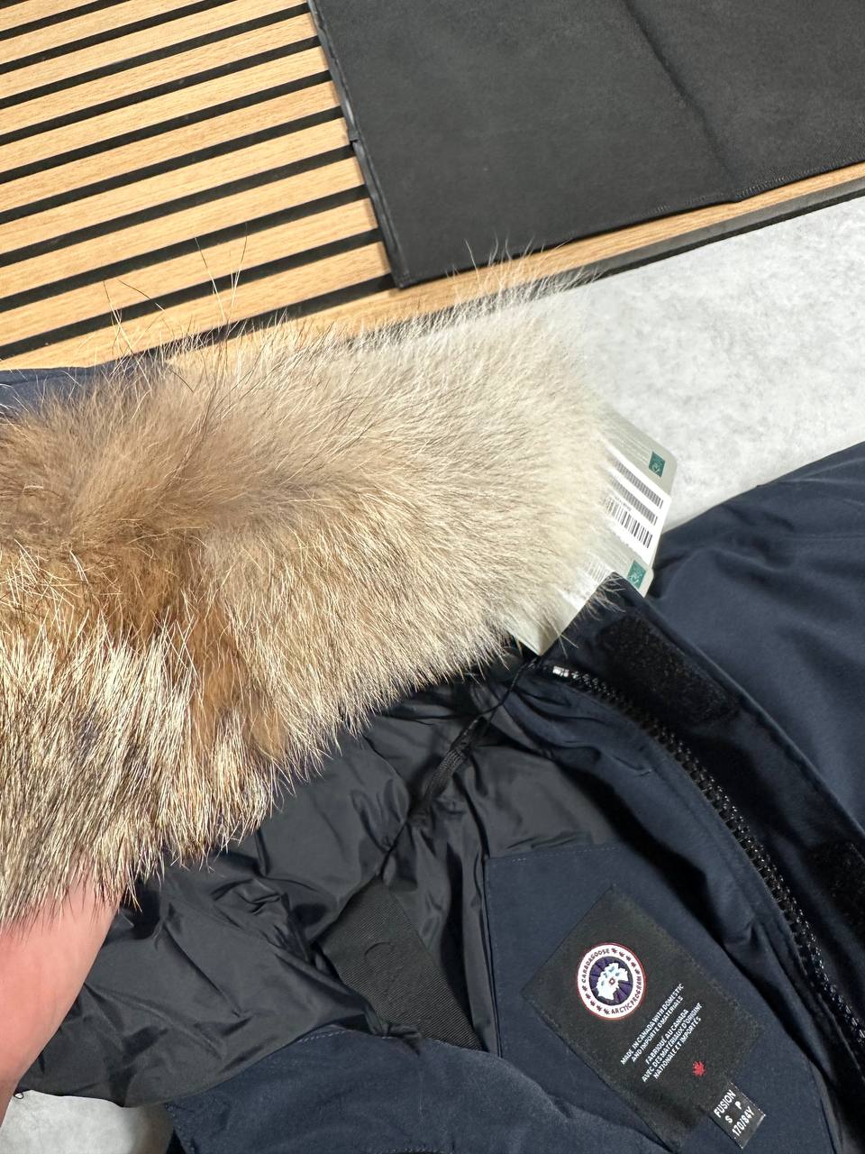 SUPER CLO CANADA GOSE PRKA COME WITH DUST BAG am0910