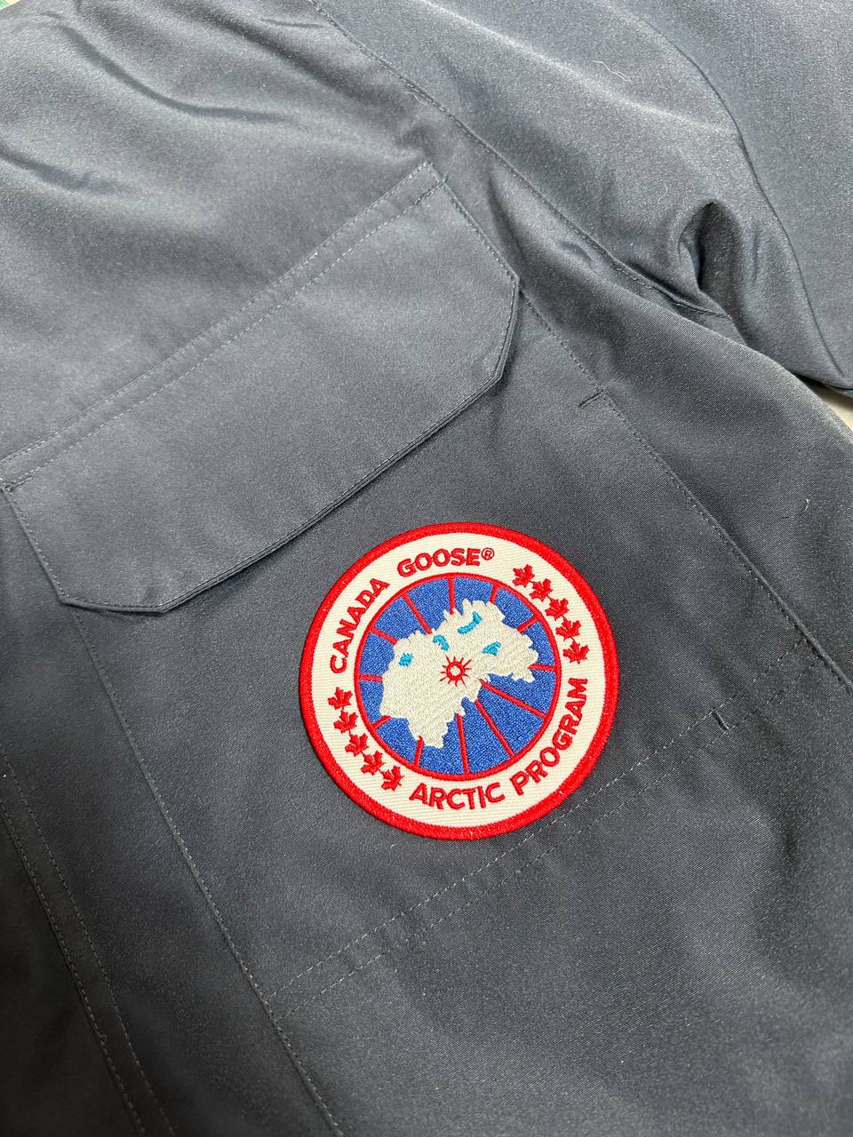 SUPER CLO CANADA GOSE PRKA COME WITH DUST BAG am0910