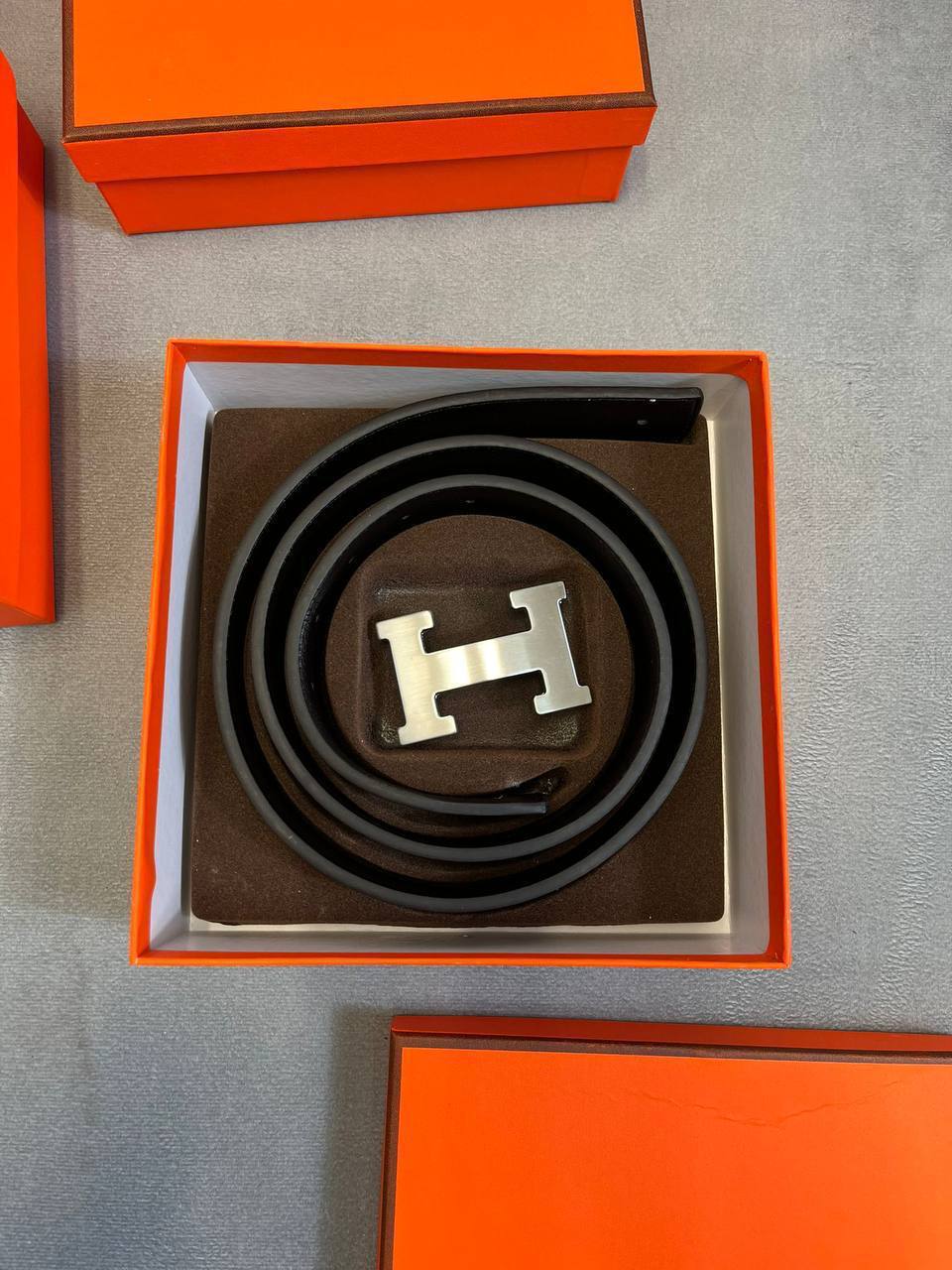 ERMESE BELTS COME WITH FULL PACKAGING am0910