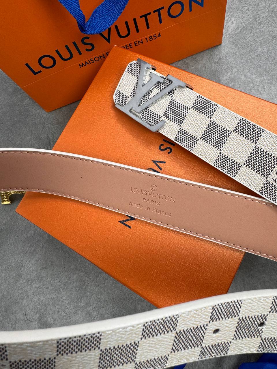 LV belts with boxes su0907