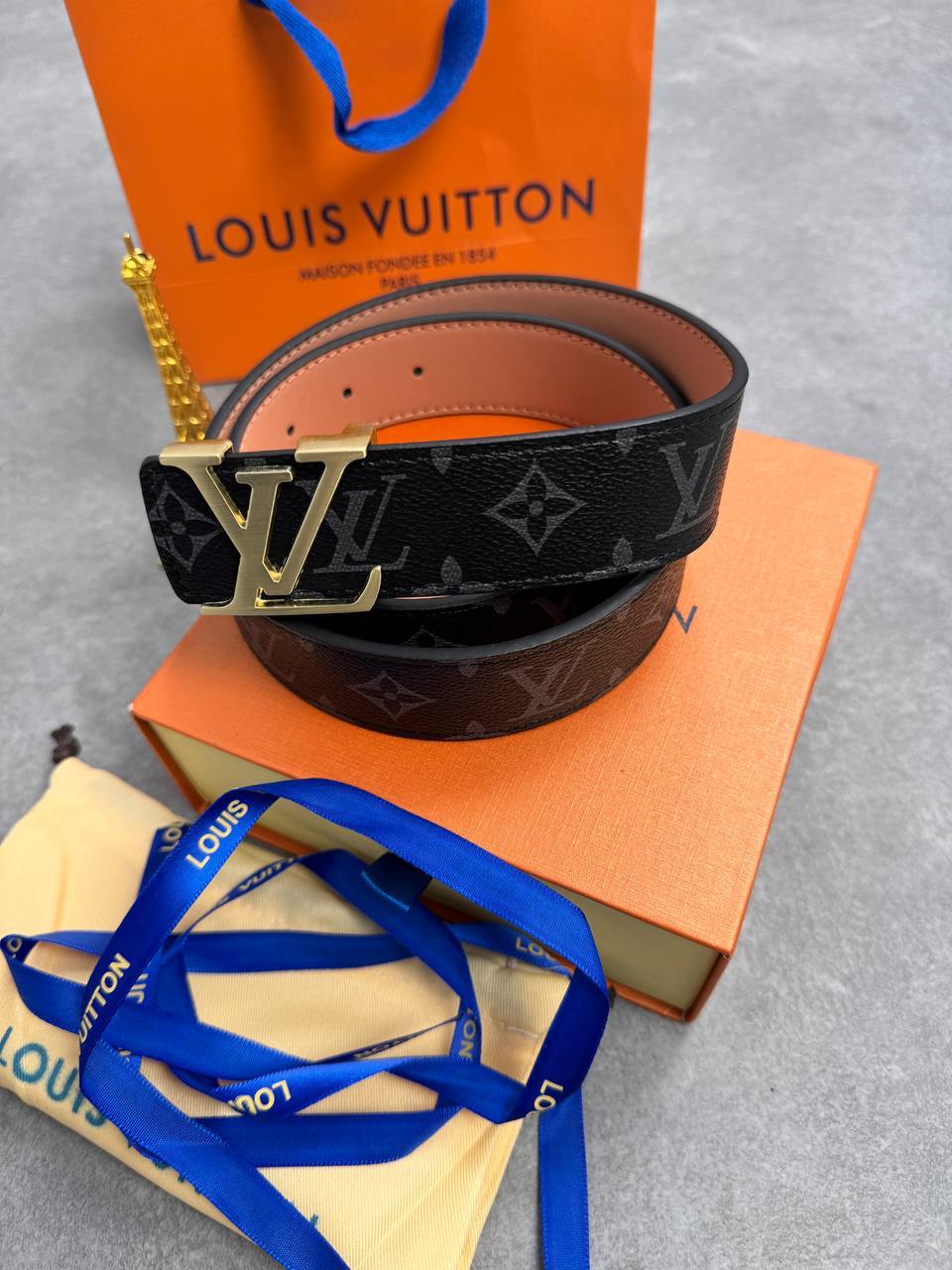 LV belts with boxes su0907